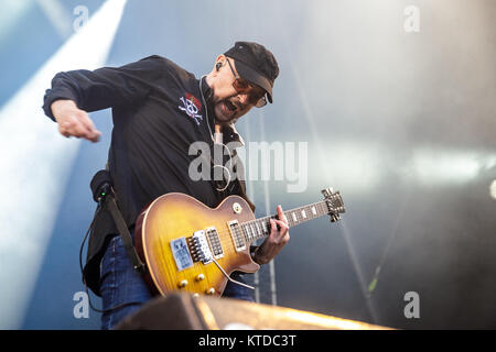 Le groupe de heavy metal britannique Saxon effectue un concert live au cours de la fête de la musique heavy metal danois 2017 Copehell à Copenhague. Ici le guitariste Paul Quinn est vu sur scène. Le Danemark, 22/06 2017. Banque D'Images