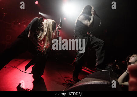 Le groupe de death metal américain Suffocation effectue un concert live à Pumpehuset à Copenhague. Ici le chanteur Ricky Myers est vu sur scène. Le Danemark, 22/03 2016. Banque D'Images