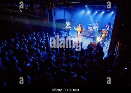 Danemark, Copenhague - décembre 5, 2017. Le groupe américain de funk et soul et le réservoir aux "Bangas" effectue un concert live à Vega à Copenhague. Chanteur ici Tarriona balle est vu sur scène. (Photo crédit : Gonzales Photo - Peter Troest). Banque D'Images