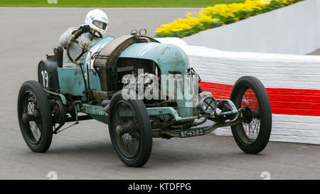 1907 8-2 litre Mors Le Sanglier avec chauffeur lors de la S.F. Niall Dyer Trophée de course à la 75e réunion des membres de Goodwood, 2017 Banque D'Images
