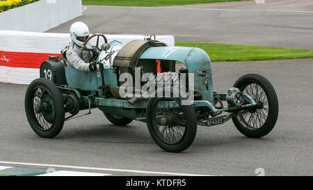 1907 8-2 litre Mors Le Sanglier avec chauffeur lors de la S.F. Niall Dyer Trophée de course à la 75e réunion des membres de Goodwood, 2017 Banque D'Images