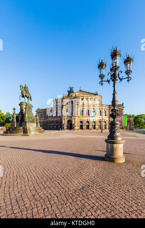 Deutschland, Sachsen, Dresden, Theaterplatz, Semperoper, Oper, Opernhaus Banque D'Images