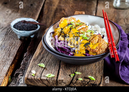 Escalope de poulet au curry avec Katsu Banque D'Images