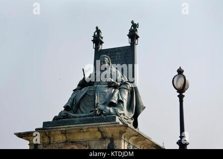 L'Asie, l'Inde, Kolkata (Calcutta), West Bengal, Victoria Memorial (Palais de Marbre), un musée, construit 1906 - 1921, statue de la reine Victoria Banque D'Images