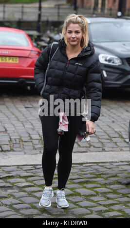 Gemma Atkinson et Aljaz Skorjanec sont tout sourire alors qu'ils quittent la station de radio 103 clés à Manchester ce matin pour repartir pour une autre journée de Strictly Come Dancing répétitions avec : Gemma Atkinson Où : Manchester, Royaume-Uni Quand : 22 novembre 2017 Source : WENN.com Banque D'Images