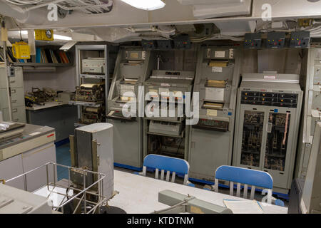 La salle radio sur l'USS New Jersey Classe Iowa cuirassé, Delaware, New Jersey, United States. Banque D'Images