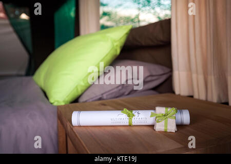 Surprise à l'Huab coucher sous la tente, le Damaraland, Namibie, Afrique Banque D'Images
