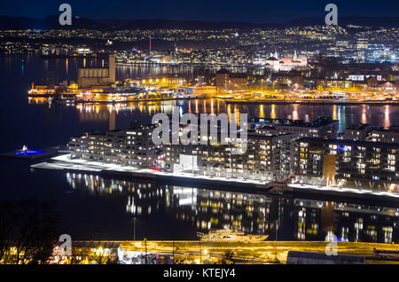 Nuit d'hiver d'Oslo centrum panorama vu de Ekeberg. Banque D'Images