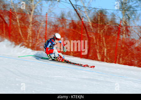 Magnitogorsk, Russie - 19 décembre 2017 : Les hommes super slalom géant au cours de la Coupe nationale de ski alpin Banque D'Images