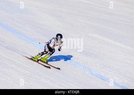 Magnitogorsk, Russie - 19 décembre 2017 : Les hommes super slalom géant au cours de la Coupe nationale de ski alpin Banque D'Images