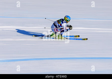 Magnitogorsk, Russie - 19 décembre 2017 : Les hommes super slalom géant au cours de la Coupe nationale de ski alpin Banque D'Images