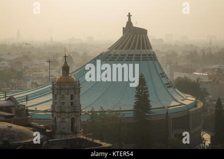 VILLA DE GUADALUPE, MEXICO, 02 décembre 2017 - Vue panoramique de la nouvelle basilique de Guadalupe. Banque D'Images