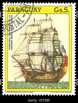 Paraguay - timbres en 1987 : Couleur edition le 500e anniversaire de la découverte de l'Amérique, montre Battleship San Carlos Banque D'Images