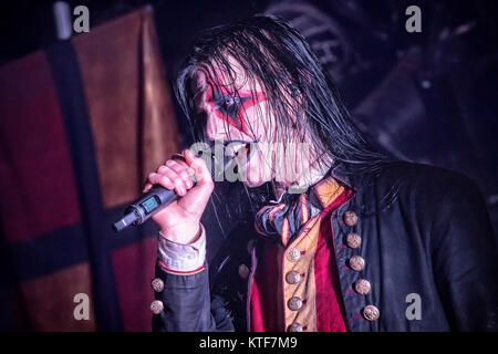Le groupe de heavy metal suédois Avatar effectue un concert live à John Dee dans Oslo. Ici Eckerström chanteur Johannes est vu sur scène. La Norvège, 14/12 2016. Banque D'Images