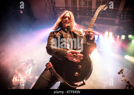 Le groupe de rock sudiste américain Blackberry Smoke exécute concert live de la Rockefeller à Oslo. Ici chanteur et guitariste Charlie Starr est vu sur scène. La Norvège, 17/03 2017. Banque D'Images