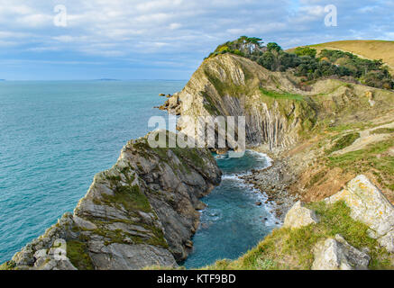 Une vue le long des crêtes de Lulworth Cove, près de Falaise, Dorset, Angleterre Décembre 2017 Banque D'Images