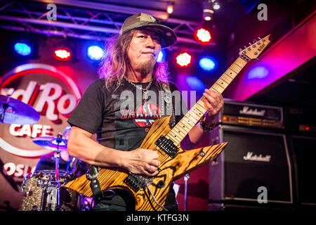 Norvège, Oslo - Août 2, 2017. Le groupe de heavy metal japonais Loudness effectue un concert live au Hard Rock Café à Oslo. Ici le guitariste Akira Takasaki est vu sur scène. Banque D'Images