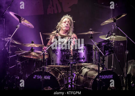 Le groupe de hard rock international effectue une bête nordiques vivent de la Rockefeller à Oslo. Ici le batteur Mikkey Dee (connu de Motörhead) est vu en direct sur scène. La Norvège, 31/01 2014. Banque D'Images