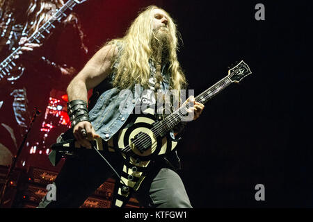 Le chanteur français, auteur-compositeur et acteur Ozzy Osbourne effectue un concert live à Oslo Spektrum, dans le cadre de l'Ozzy et Friends tour" en 2012. Ici le guitariste Zakk Wylde est vu lve sur scène. La Norvège, 31/05 2012. Banque D'Images