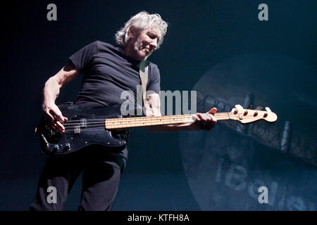 Le chanteur britannique, auteur-compositeur et musicien Roger Waters effectue un concert live à Telenor Arena d'Oslo. Roger Waters est bien connu comme le co-fondateur et membre de la bande des groupe de rock progressif britannique Pink Floyd. La Norvège, 30/04 2011. Banque D'Images