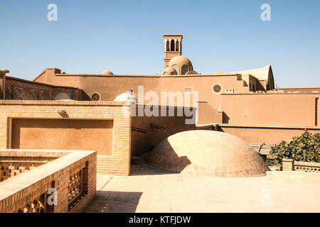 Les toits typiques de la vieille ville de Kashan en Iran central Banque D'Images