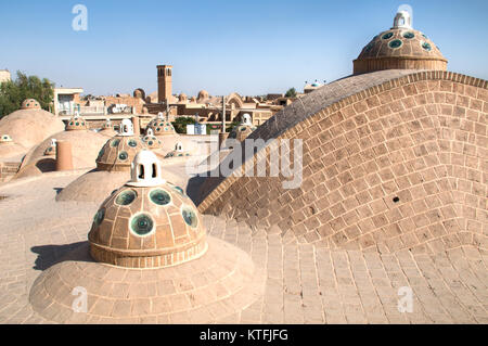 Les toits typiques de la vieille ville de Kashan en Iran central Banque D'Images