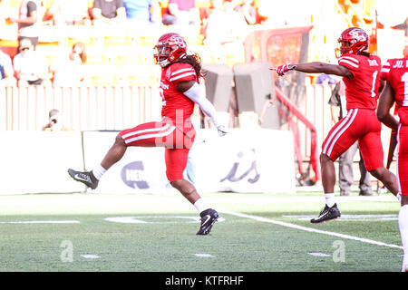 Honolulu, Hawaii. Le 24 décembre, 2017. 24 décembre 2017 - Houston Cougars linebacker D'Juan Hines # 12 célèbre une interception dans le premier trimestre au cours de l'action entre les fresno State Bulldogs et le Houston Cougers au 2017 Pennsylvania bol sur le champ d'Hawaiian Airlines à l'Aloha Stadium d'Honolulu, HI. Glenn Yoza/ crédit CSM : Cal Sport Media/Alamy Live News Banque D'Images