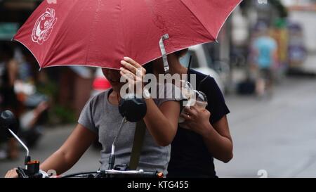 Pattaya Thaïlande Intersection plus dangereux, Soi Buakhao Soi Diana et soi Lengkee la nouvelle région touristique parapluie rouge Banque D'Images