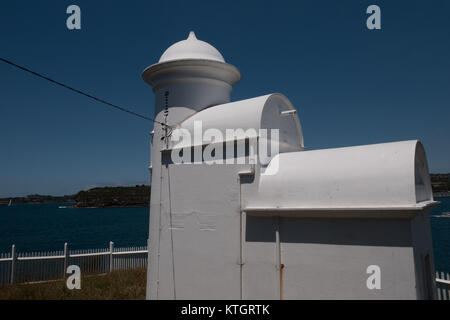 Grotto Point Light, (Port Jackson avant d'entrée) est un phare situé au point de grotte à Sydney Banque D'Images