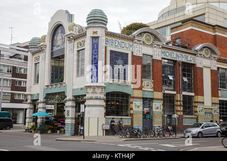 Londres, Royaume-Uni - 17 juin 2013 : MICHELIN House, le premier siège et permanent pour le dépôt de pneus pneu Michelin Company Ltd à Londres Banque D'Images