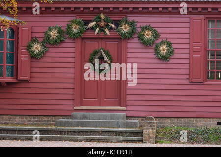 Décorations de Noël porte, Colonial Williamsburg, Virginie Banque D'Images