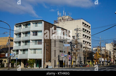 Kyoto, Japon - 25 décembre 2015. Street au centre-ville de Kyoto, au Japon. Kyoto a été la capitale du Japon pendant plus d'un millénaire et porte une réputation de ses Banque D'Images