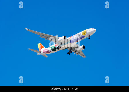 Lisbonne, Portugal - 14 août 2017 : Tap Air Portugal avion passagers décollant de Humberto Delgado aéroport dans la ville de Lisbonne. Banque D'Images