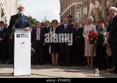 Sar le Prince Michael de Kent en donnant un discours lors de l'inauguration d'une statue de 3068 dans le centre commercial. Banque D'Images