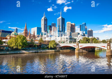 Toits de Melbourne en direction de la gare de Flinders Street. L'Australie. Banque D'Images