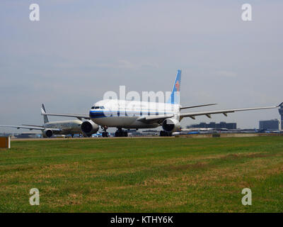 B 6542 China Southern Airlines Airbus A330 223 1297 cn Banque D'Images