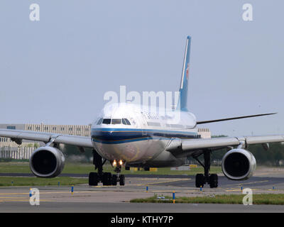 B 6502 China Southern Airlines Airbus A330 344 Banque D'Images