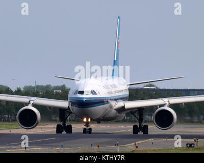 B 6502 China Southern Airlines Airbus A330 345 Banque D'Images