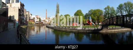 Cette image fait référence à un bâtiment spécifique, probablement identifié comme 'BDG WM pnrp8' prise en mai 2013. Le contexte suggère que cela pourrait impliquer une structure ou une documentation architecturale de cette époque. Banque D'Images