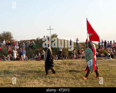 Cette photographie capture une reconstitution au pont Wyszogrod en Pologne en 2014, un site historique connu pour son rôle dans l'histoire militaire, en particulier au début de la première Guerre mondiale Banque D'Images