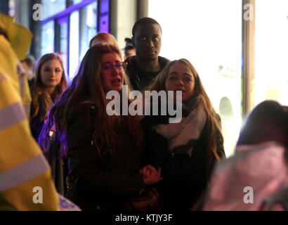 La panique comme tireur est signalé sur le lâche sur Oxford Street à Londres avec : Atmosphère Où : London, Royaume-Uni Quand : 24 novembre 2017 Crédit : Danny Martindale/WENN Banque D'Images