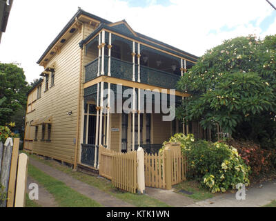 Astrea est un immeuble résidentiel situé dans le West End de Brisbane, Queensland, Australie. Cette image capture son design architectural moderne du 17 février 2015. Banque D'Images