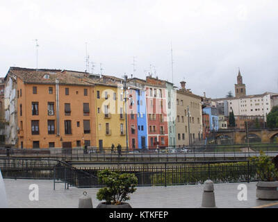 Barbastro est une ville historique située dans la province de Huesca, en Espagne. La riche histoire de la ville se reflète dans son architecture, y compris l'ancienne cathédrale et les monuments à proximité. Barbastro est connu pour son passé médiéval et son patrimoine culturel. Banque D'Images