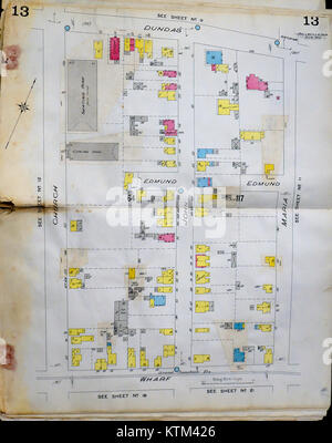 La carte d'assurance incendie de Belleville, datant de 1904 à 1908, offre une vue détaillée de l'infrastructure et des bâtiments de la ville durant cette période. Il fournit un aperçu précieux du développement et de la planification de Belleville, Illinois. Banque D'Images