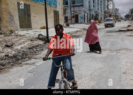 Le marché de Bakaara à Mogadiscio, en Somalie, est l'un des marchés les plus importants et les plus importants d'Afrique de l'est. Elle joue un rôle clé dans l'économie et le commerce local de la région. Banque D'Images