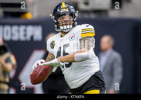 Houston, TX, USA. Dec 25, 2017. Pittsburgh Steelers fullback Roosevelt Nix-Jones (45) se réchauffe avant un match de football entre les NFL Houston Texans et les Pittsburgh Steelers à NRG Stadium à Houston, TX. Les Steelers a gagné le match 34 à 6.Trask Smith/CSM/Alamy Live News Banque D'Images