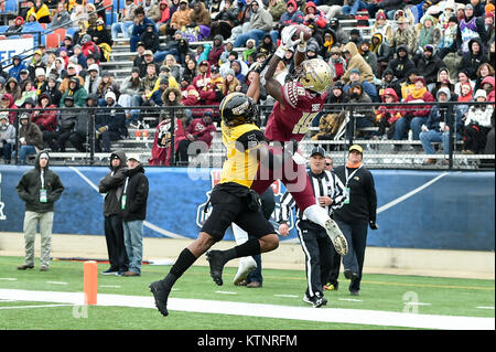 Shreveport, LA, USA. Dec 27, 2017. Florida State Seminoles wide receiver Auden Tate (18) fait de la capture dans la zone des buts pour un touché lors de l'indépendance de la NCAA Walk-On Bowl match entre la Southern Mississippi Golden Eagles et la Florida State Seminoles au stade de l'indépendance à Shreveport, en Louisiane. Chris Brown/CSM/Alamy Live News Banque D'Images