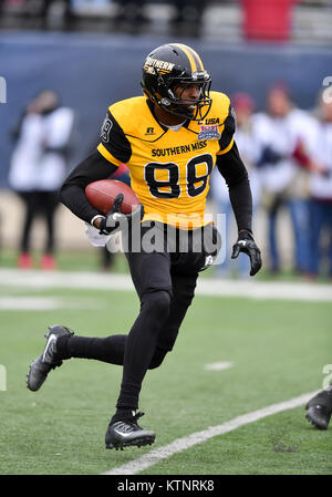 Shreveport, LA, USA. Dec 27, 2017. Departement de l'Aigle royal américain Isaiah Jones (88) lors de l'indépendance de la NCAA Walk-On Bowl match entre la Southern Mississippi Golden Eagles et la Florida State Seminoles au stade de l'indépendance à Shreveport, en Louisiane. Chris Brown/CSM/Alamy Live News Banque D'Images