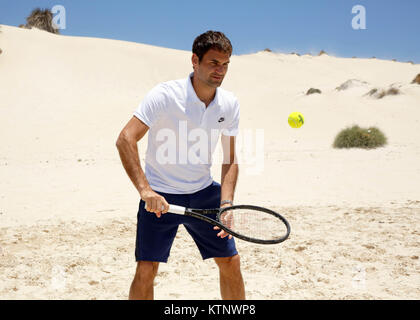 Le joueur de tennis Roger Federer visite l'île de Rottnest, sur la côte de Perth, en Australie de Wewstern, pour promouvoir son apparition à la Hopman Cup. Banque D'Images