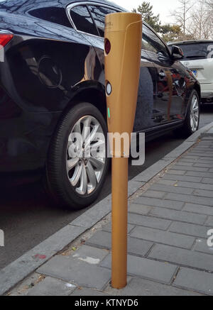 Beijing, Beijing, Chine. Dec 27, 2017. Beijing, Chine 27 décembre 2017 :(usage éditorial uniquement. Chine OUT) .parking intelligents peuvent être vu sur la rue à Beijing. Crédit : SIPA Asie/ZUMA/Alamy Fil Live News Banque D'Images